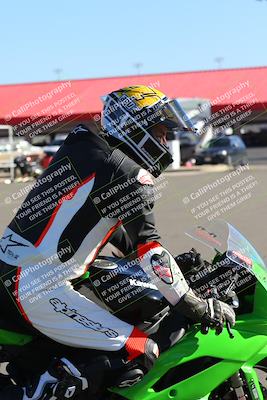 media/Jan-21-2023-Fastrack Riders (Sat) [[fcf3f88a30]]/Around the Pits/